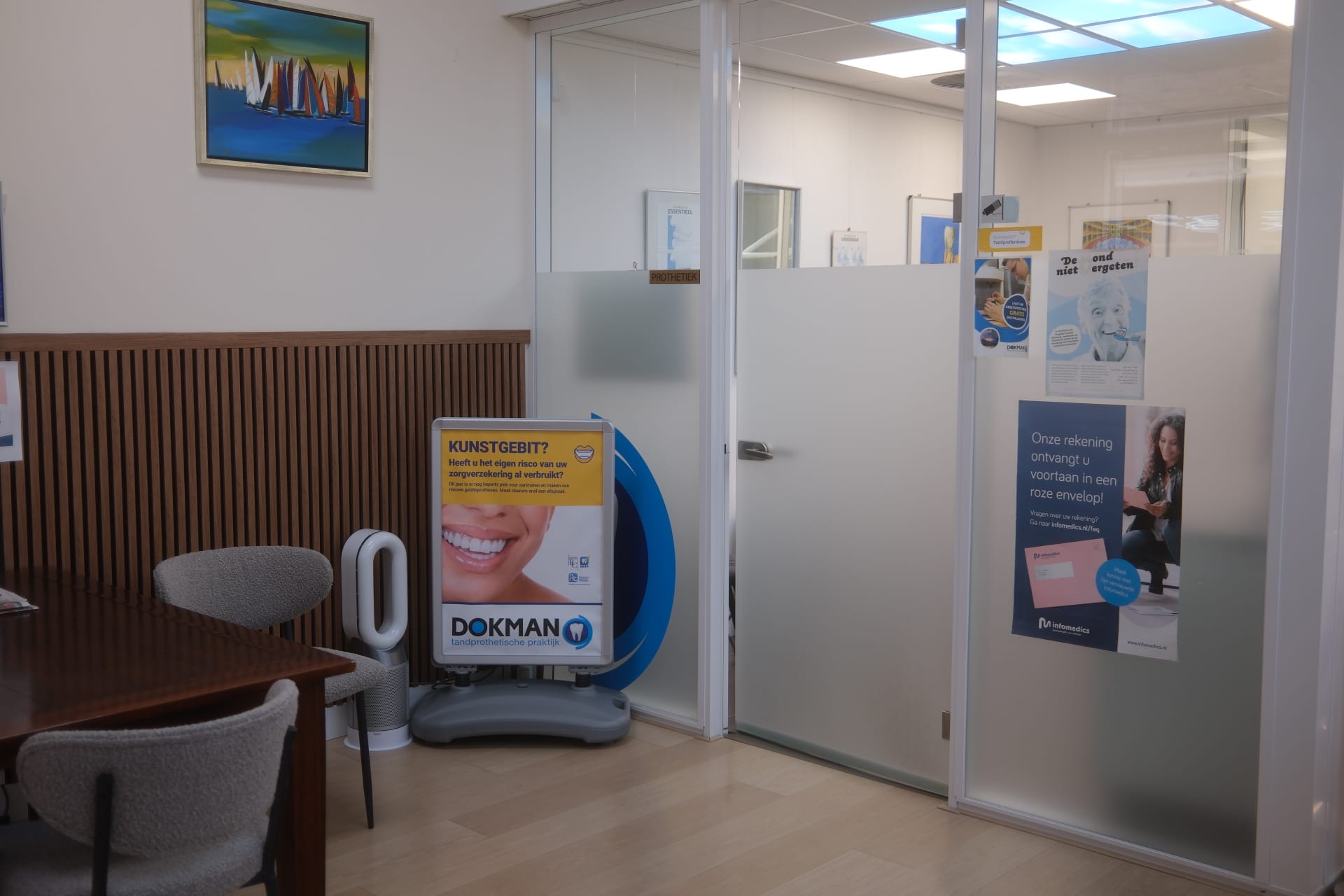 Ingang tandprotheticus praktijk Sleeuwijk - TPP Dokman